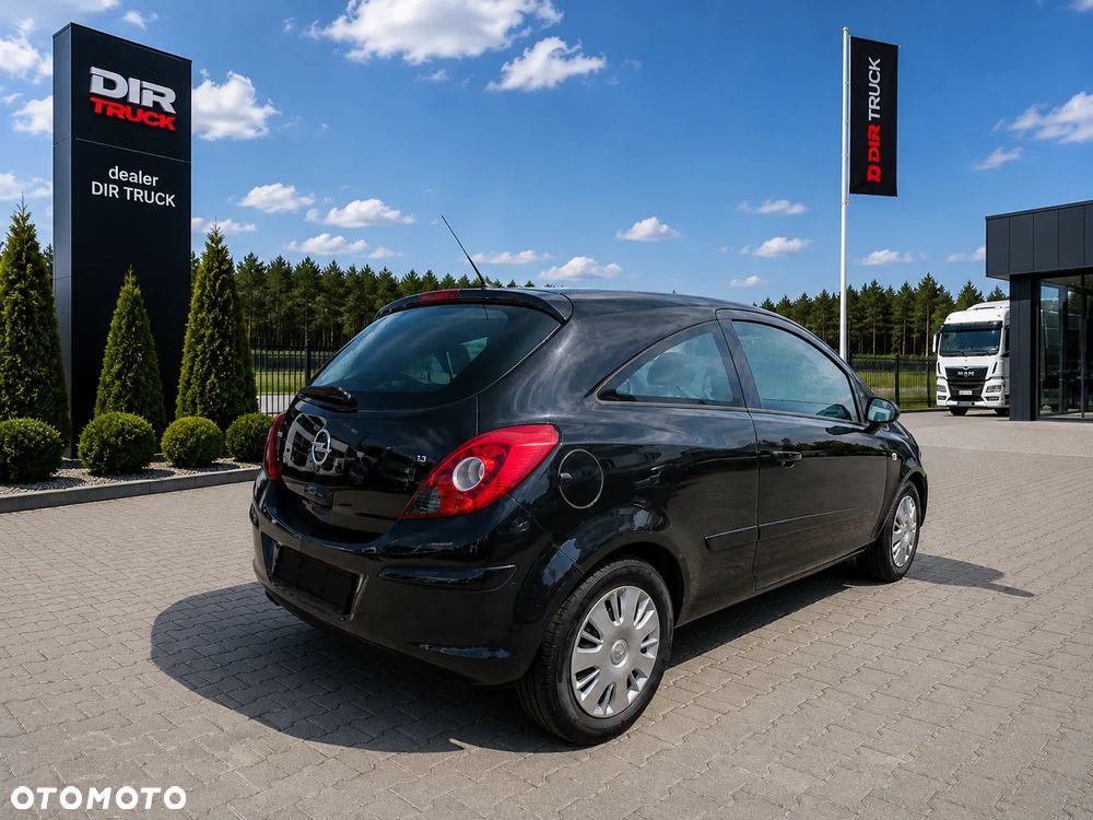 Opel Corsa 1.2 16V Cosmo - 5