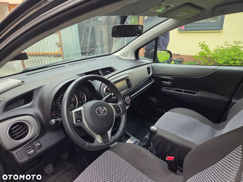 Toyota Yaris 1.33 VVT-i - 12