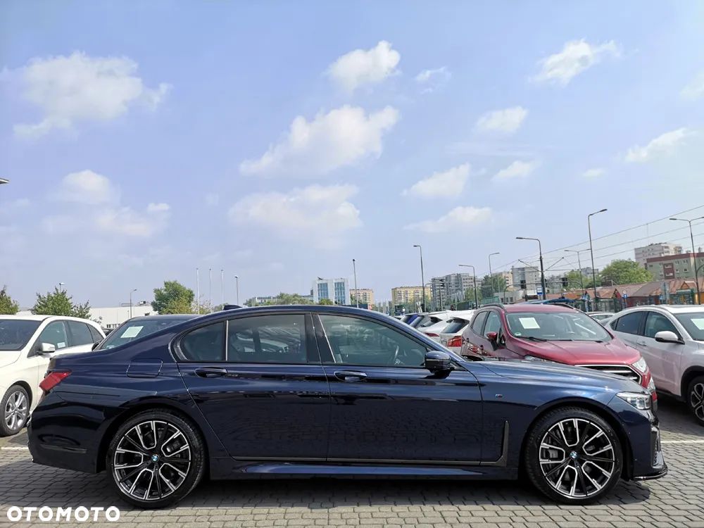 BMW Seria 7 750i xDrive sport - 6