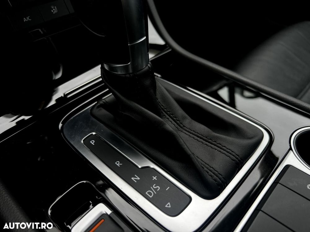 Volkswagen Touareg - 16