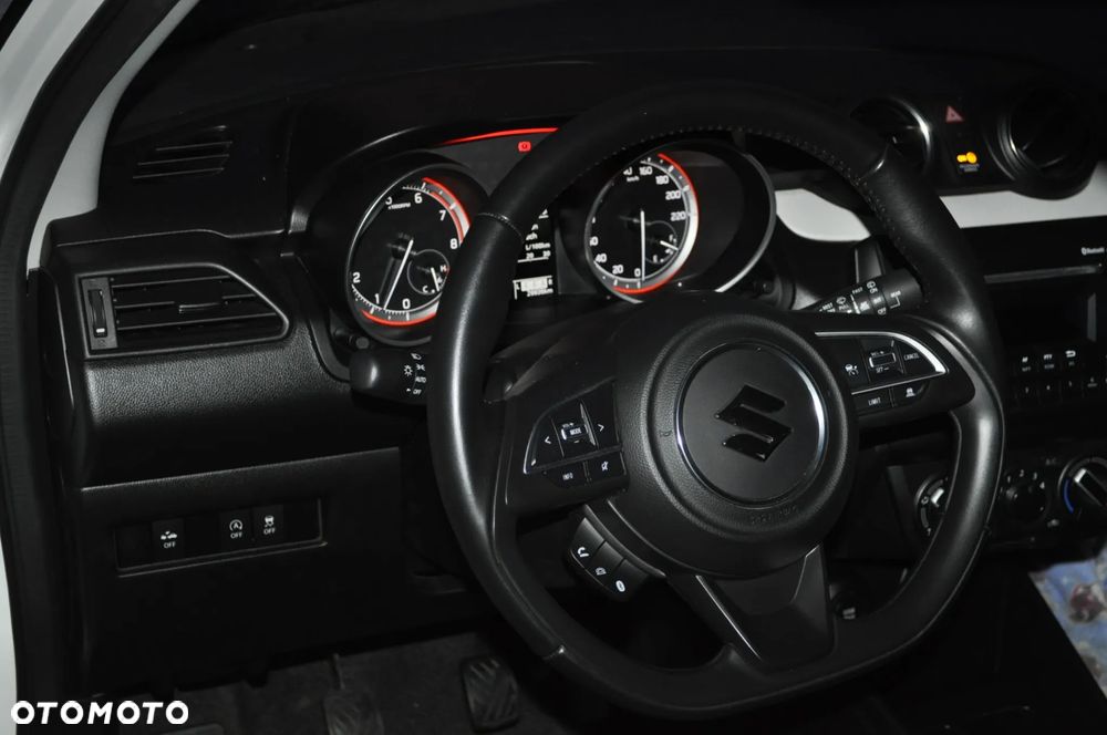 Suzuki Swift 1.2 SHVS Premium Plus - 12