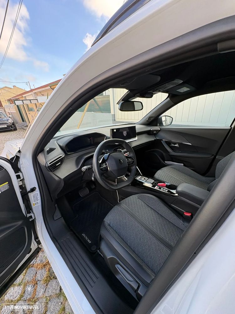 Peugeot 2008 - 12