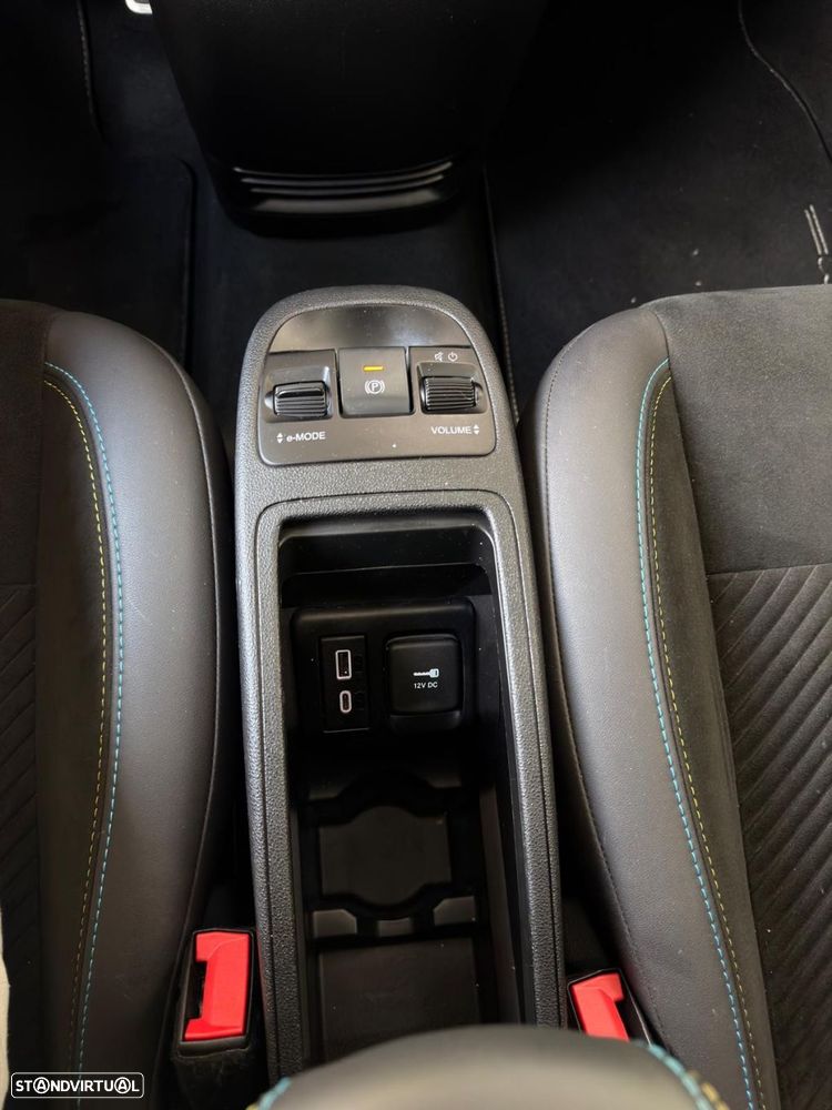 Abarth 500e Scorpionissima - 20