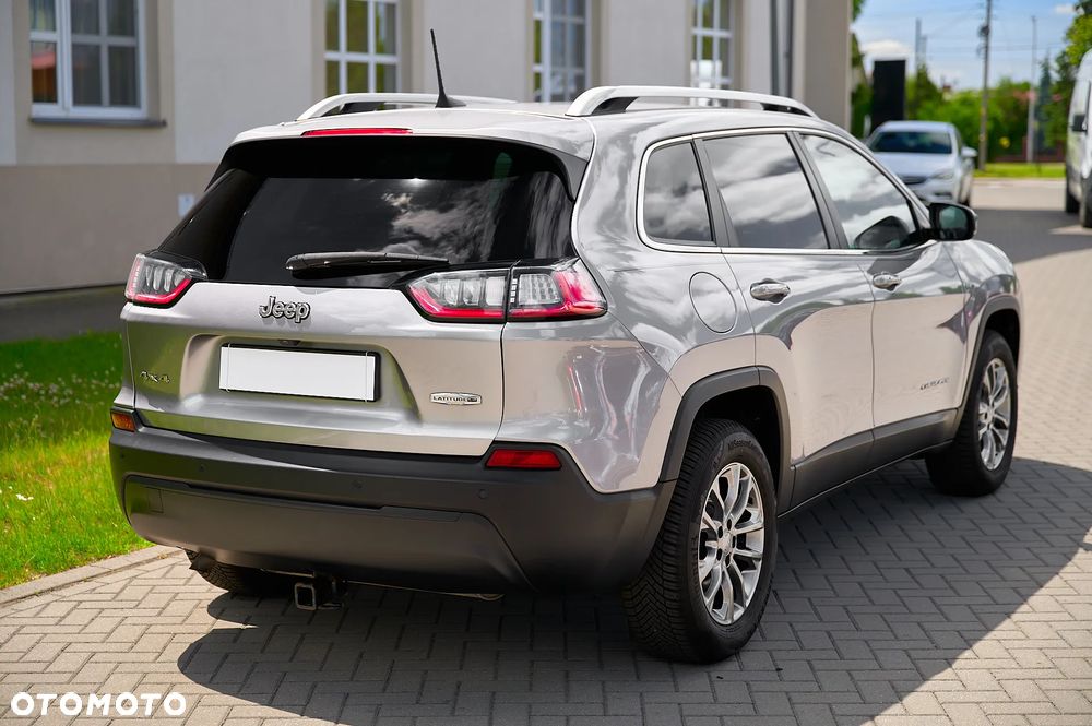 Jeep Cherokee - 10