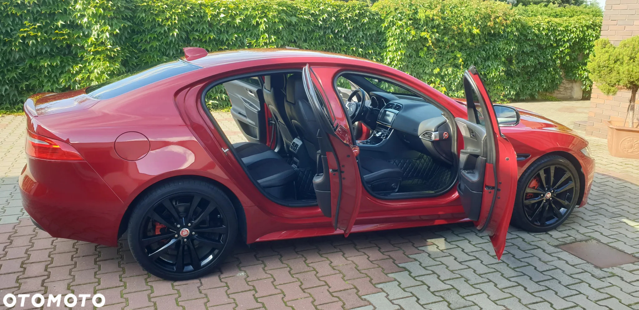 Jaguar XE 2.0 D R-Sport - 5