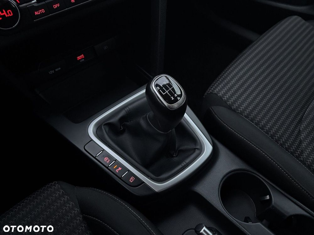 Kia Ceed 1.5 T-GDI M - 22