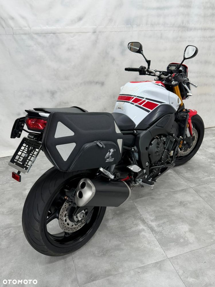 Yamaha FZ8 - 18
