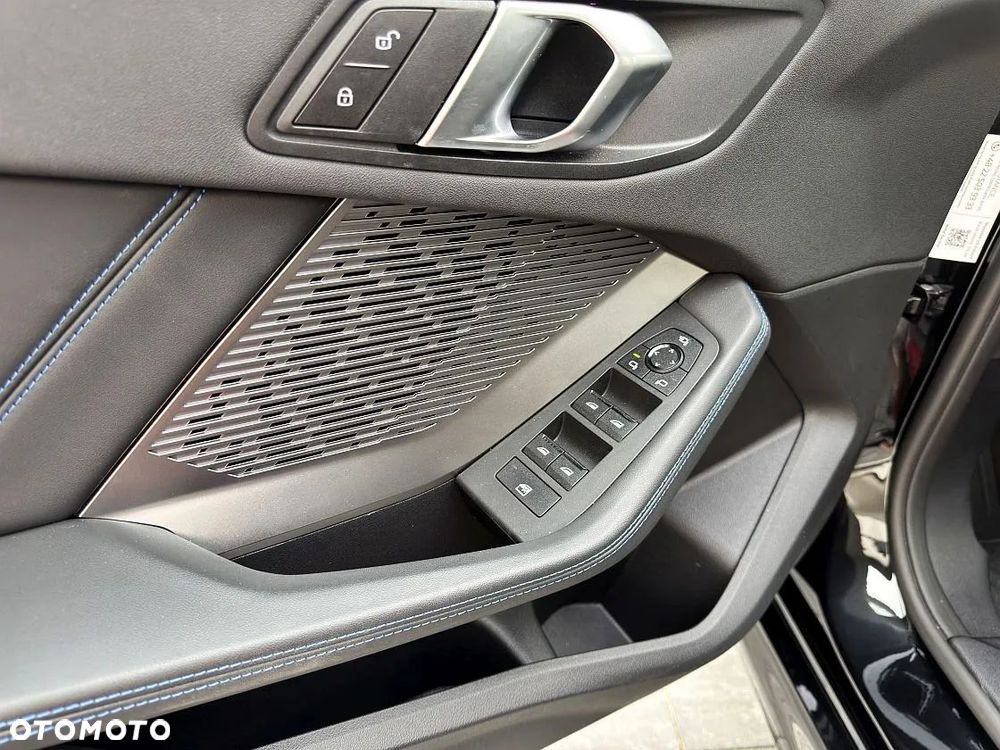 BMW Seria 1 120 mHEV - 37