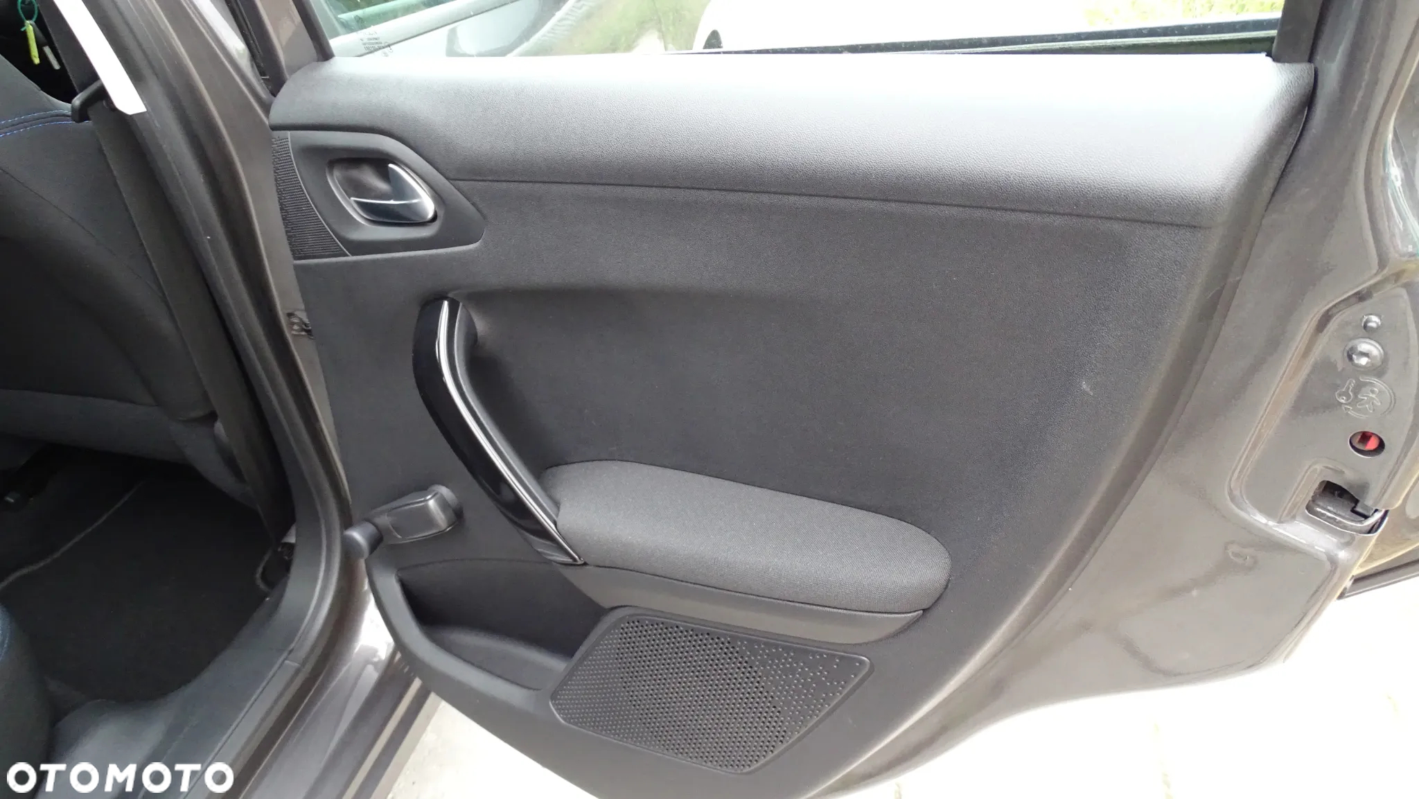 Peugeot 208 PureTech 82 Stop & Start Signature - 22