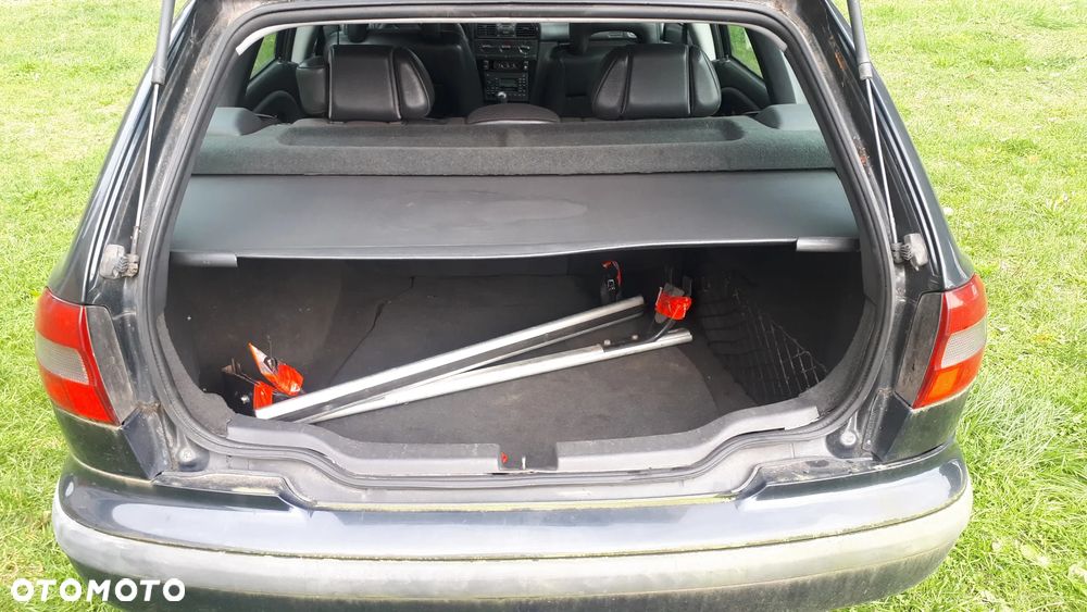 Volvo V40 1,9TD Wszystkie części Silnik skrzynia koła drzwi maska lampy szyby fotele - 9