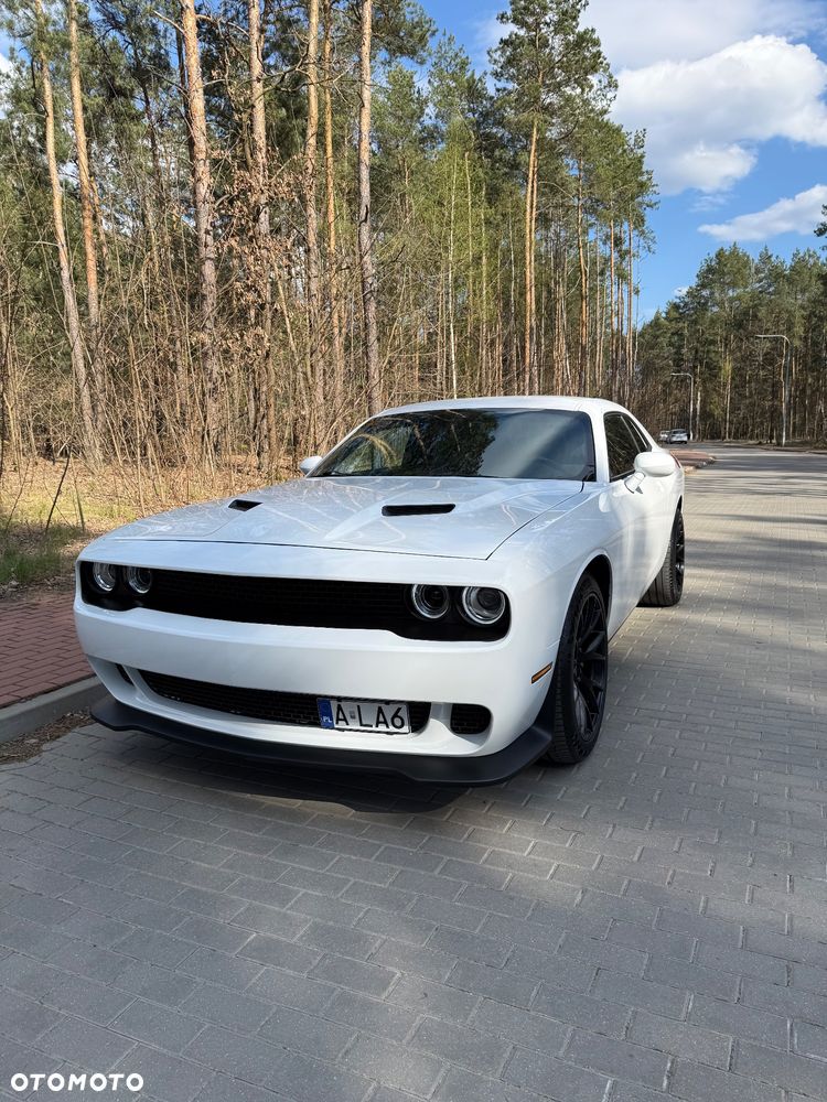 Dodge Challenger - 7