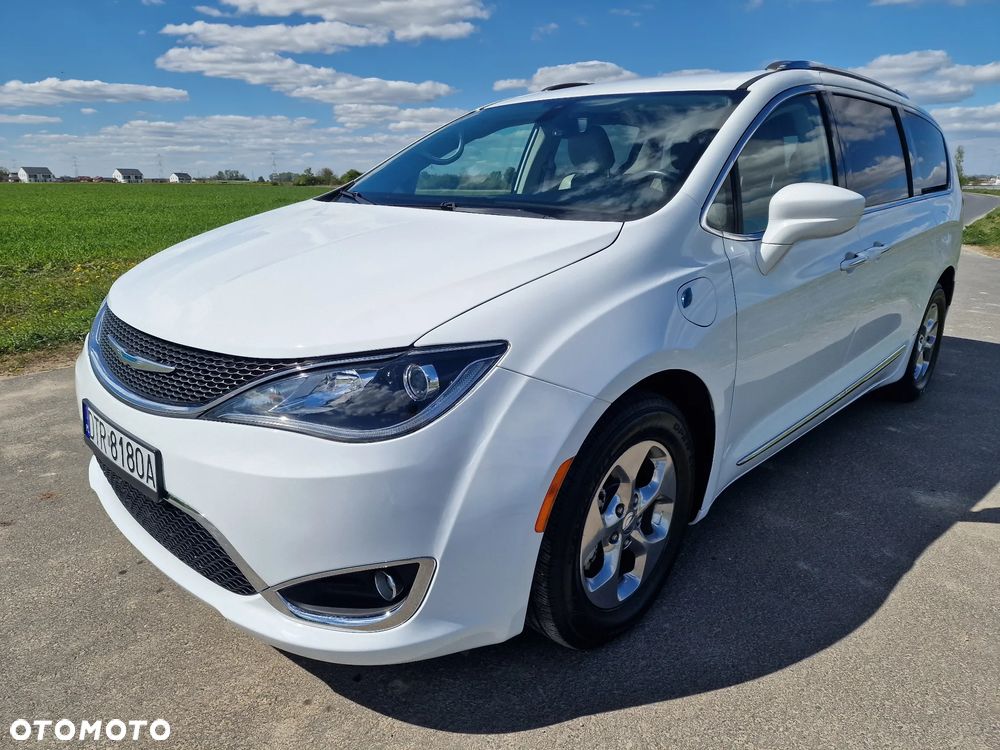 Chrysler Pacifica - 10