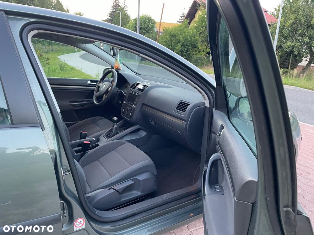 Volkswagen Golf 1.6 FSI Trendline - 5