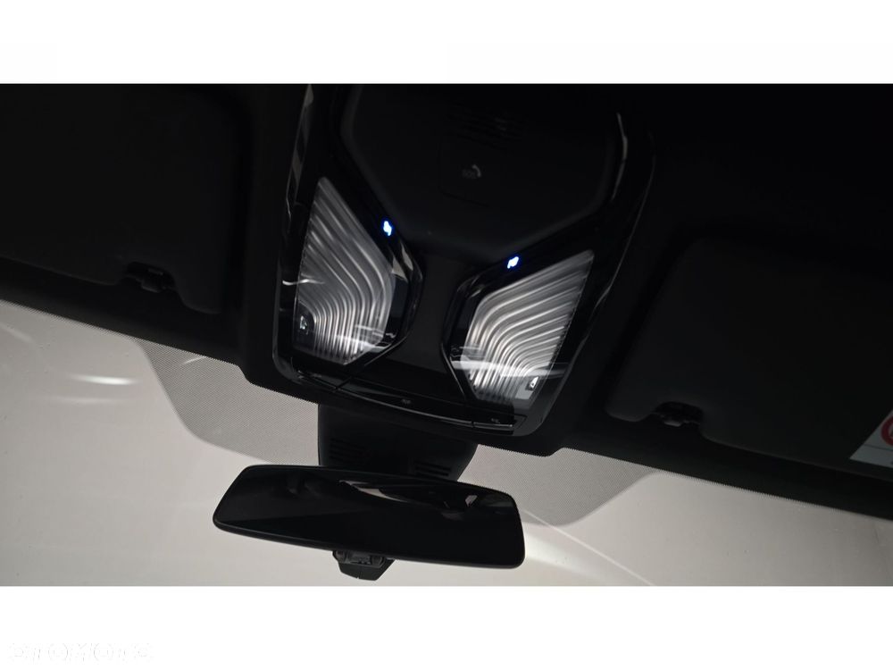 BMW Seria 3 320d xDrive mHEV M Sport - 32
