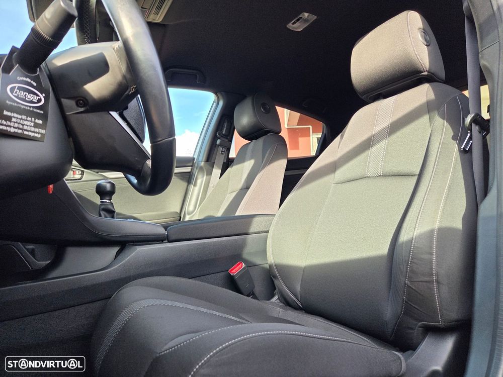 Honda Civic 1.0 i-VTEC Executive - 19