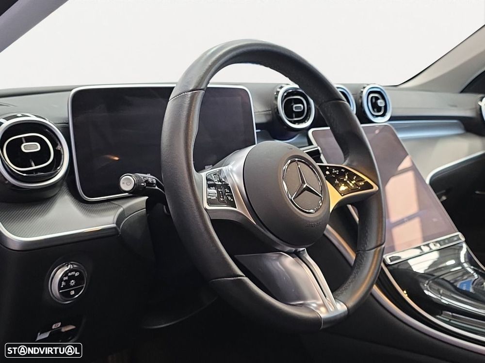 Mercedes-Benz C 300 — fotografia 8