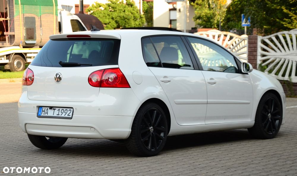 Volkswagen Golf - 10