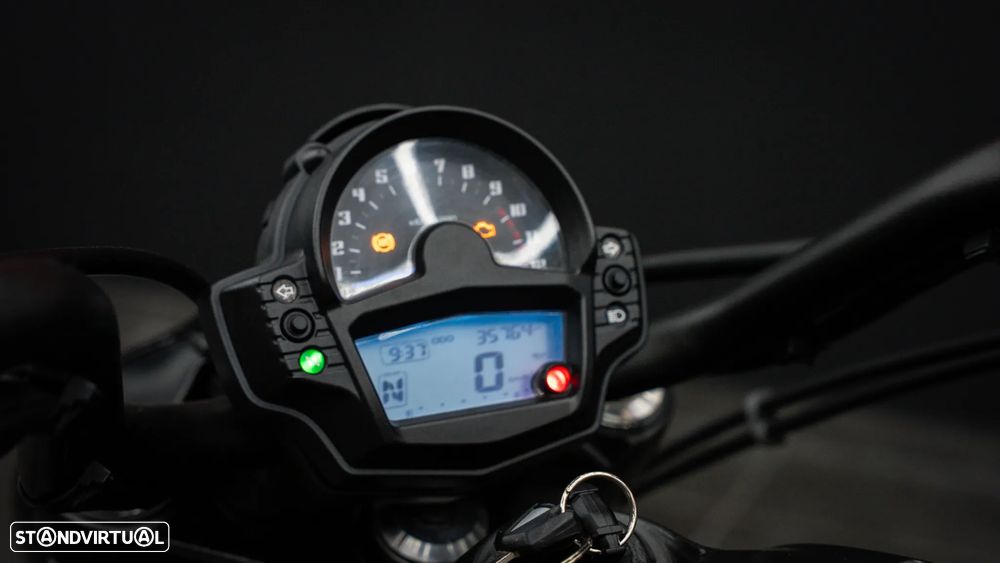 Kawasaki Vulcan 650 S - 14