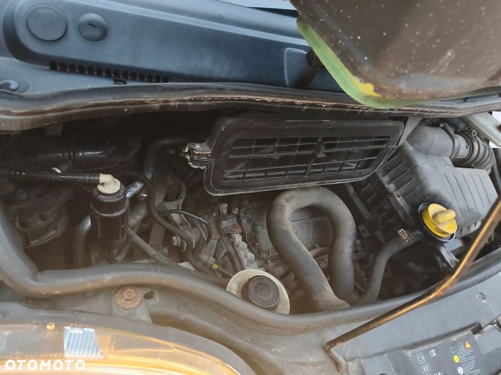 Renault Trafic - 16