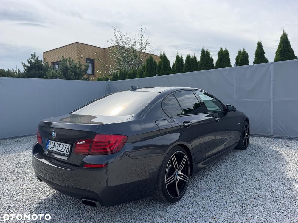 BMW Seria 5 550i xDrive - 5