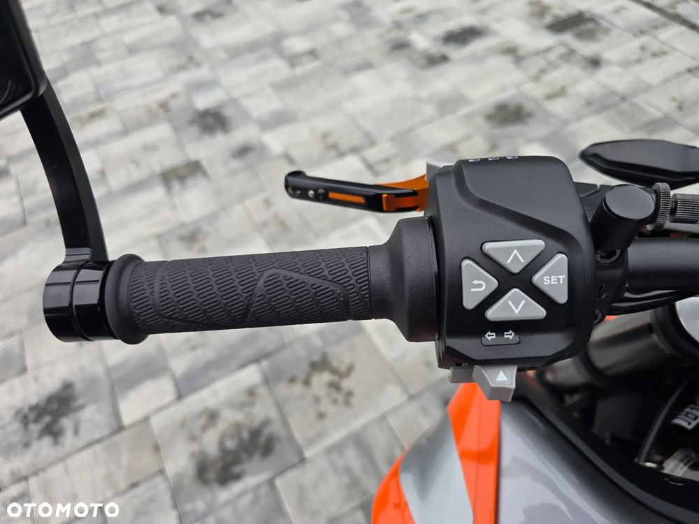 KTM Duke 790 - 24