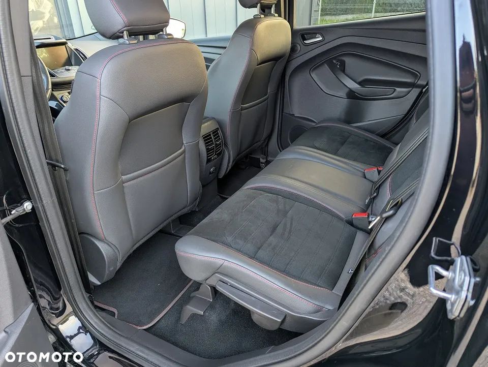 Ford Kuga 2.0 TDCi 4x4 ST-Line - 27