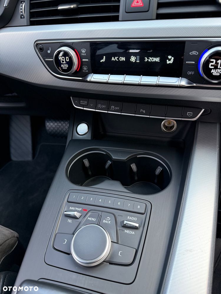 Audi A4 Avant 2.0 TDI Quattro S tronic - 24