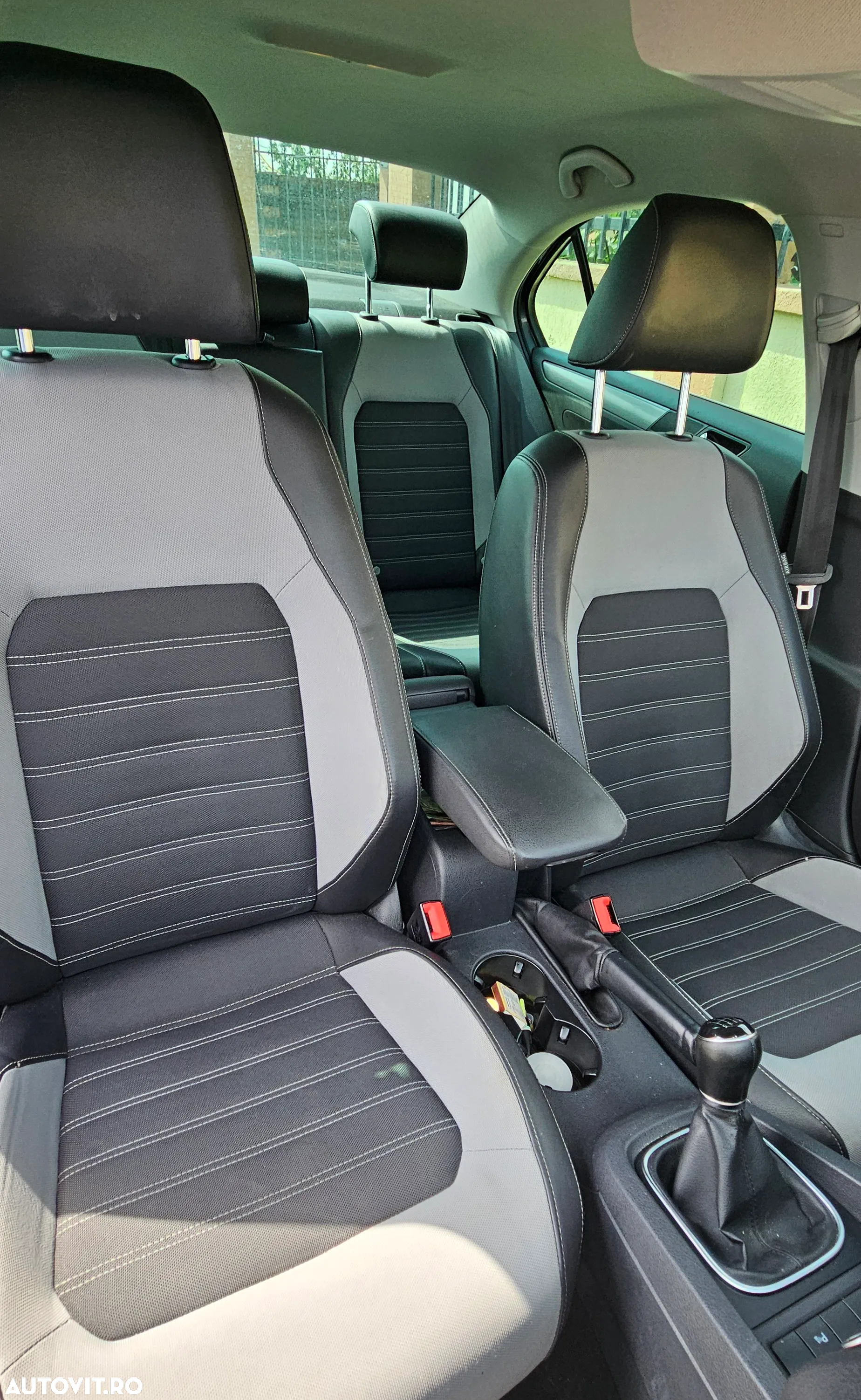 Volkswagen Jetta 2.0 TDI CR DPF Highline - 16