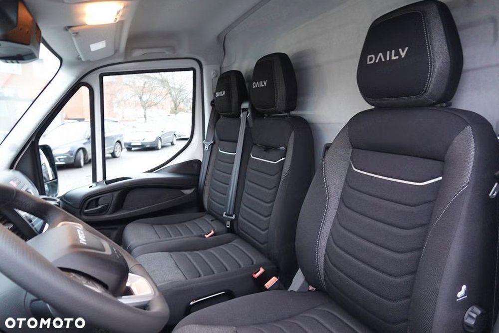 Iveco Daily 35S16 12m3 L3H2 Hi-Matic 2.3 156KM - 9
