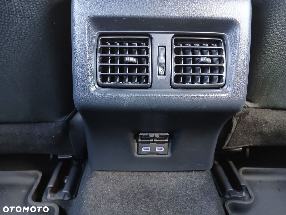 Toyota Camry 2.5 Hybrid Comfort CVT - 23