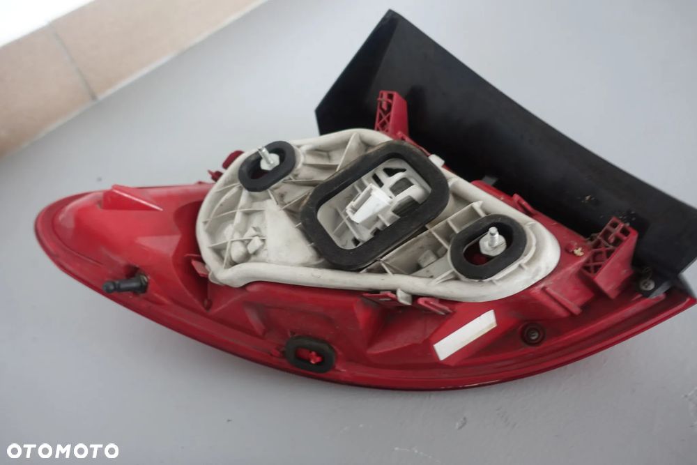 LAMPA PRAWY TYŁ MERIVA B 11r. - 6