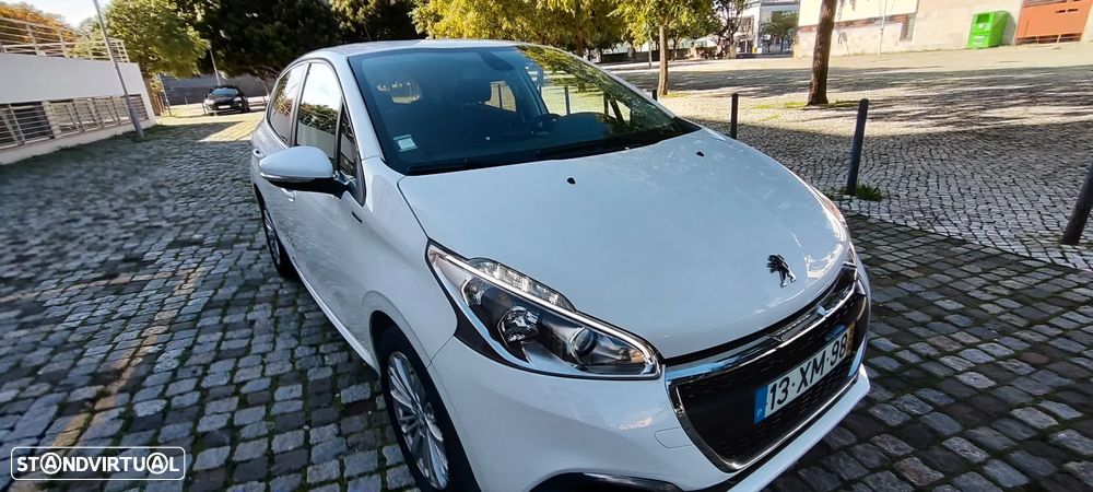 Peugeot 208 1.2 PureTech Signature - 2