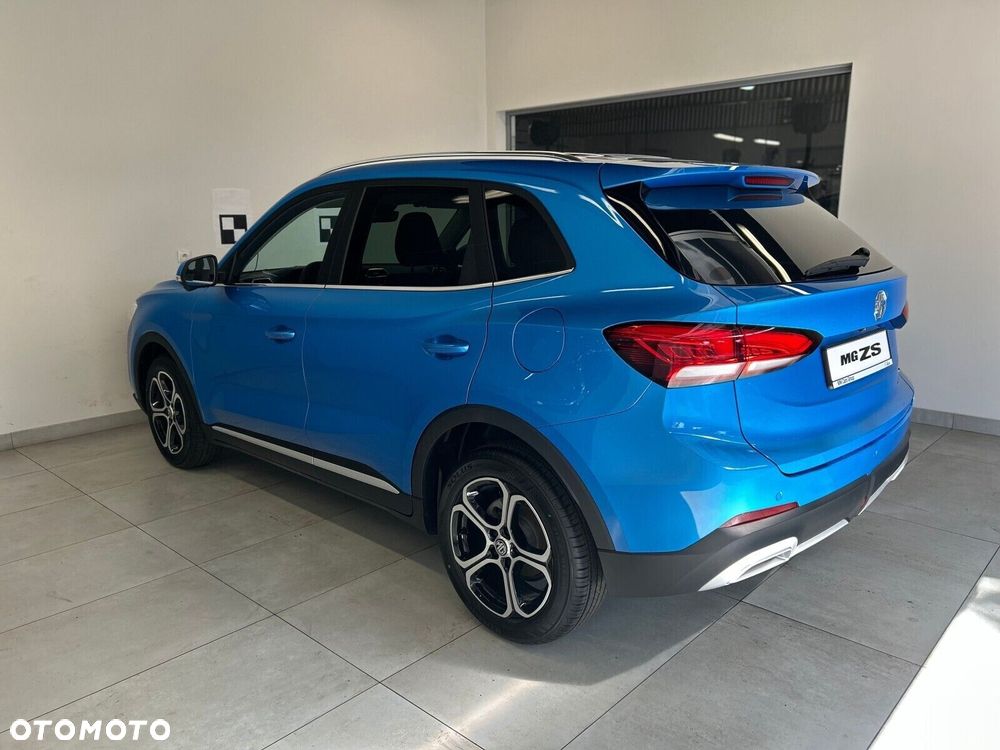 MG ZS Hybrid+ - 4