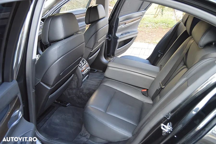 BMW Seria 7 730d - 8