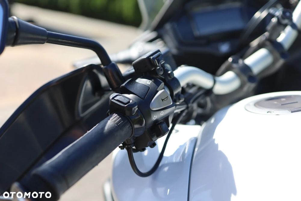 Honda VFR - 12