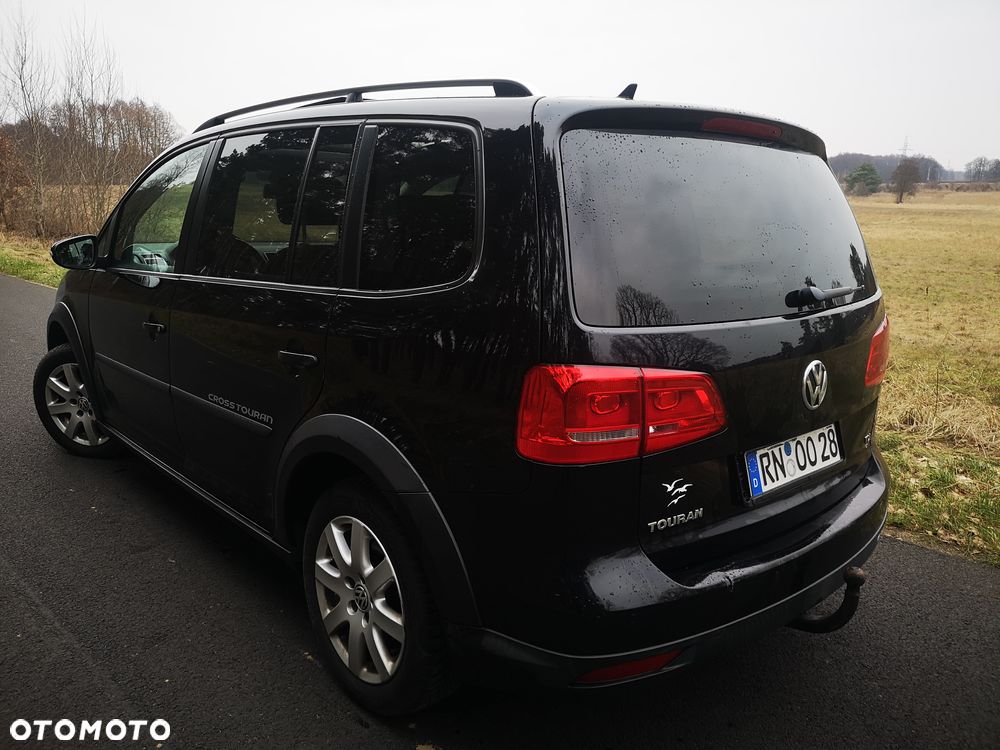 Volkswagen Touran 1.6 TDI DPF BlueMotion Technology DSG Comfortline - 5