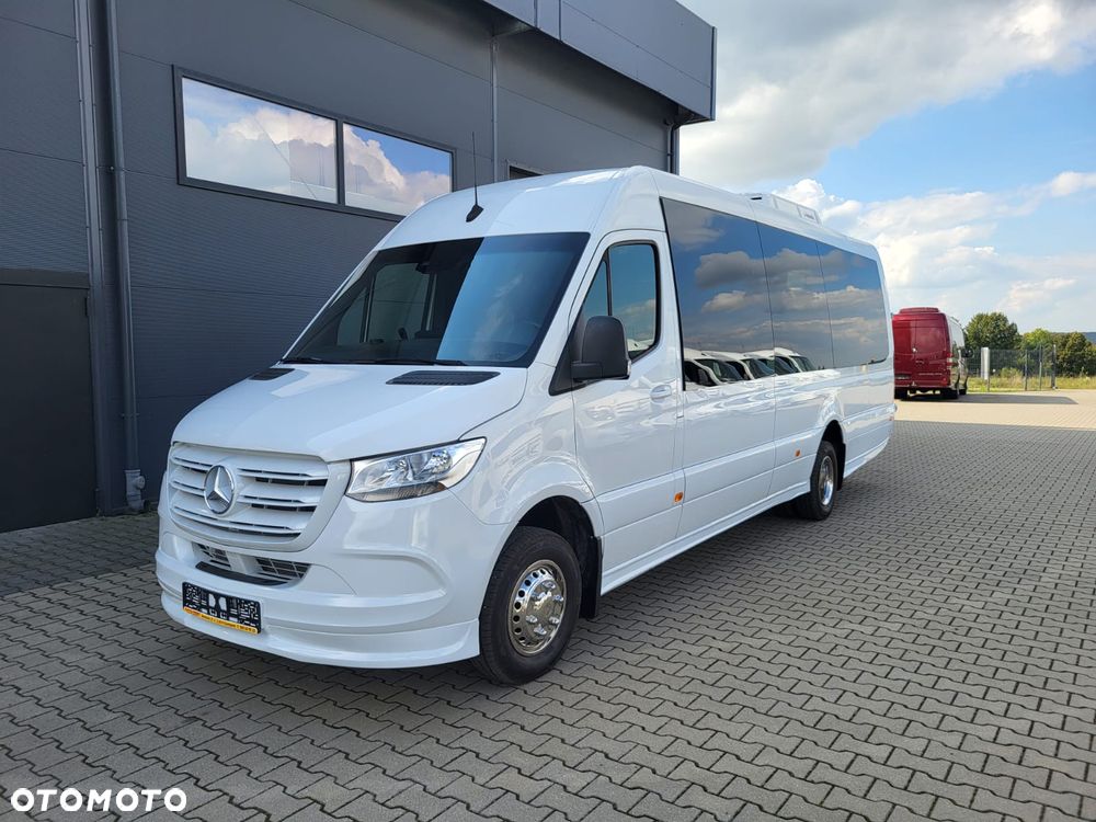 Mercedes-Benz Sprinter 517 CDI - NOWY! - 24 miejsca + 3  stojące