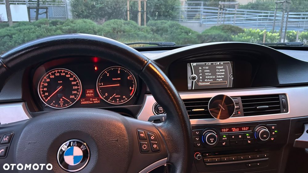 BMW Seria 3 320d Efficient Dynamics - 25