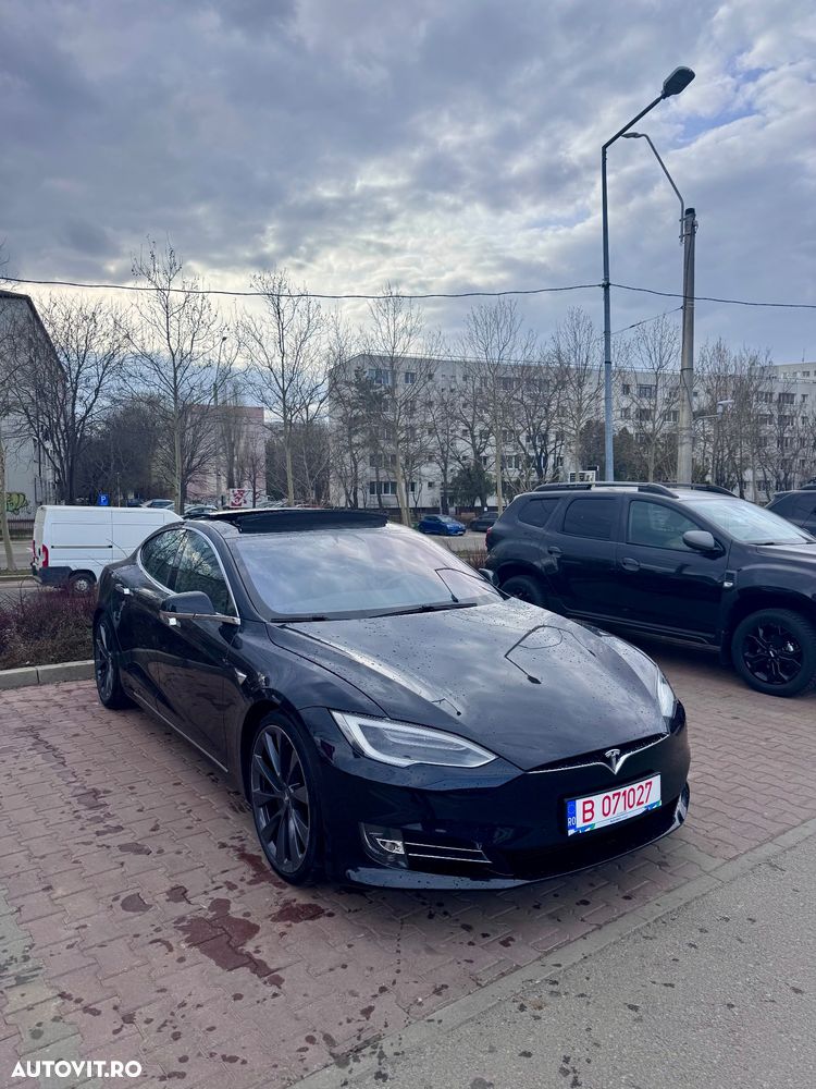 Tesla Model S - 6