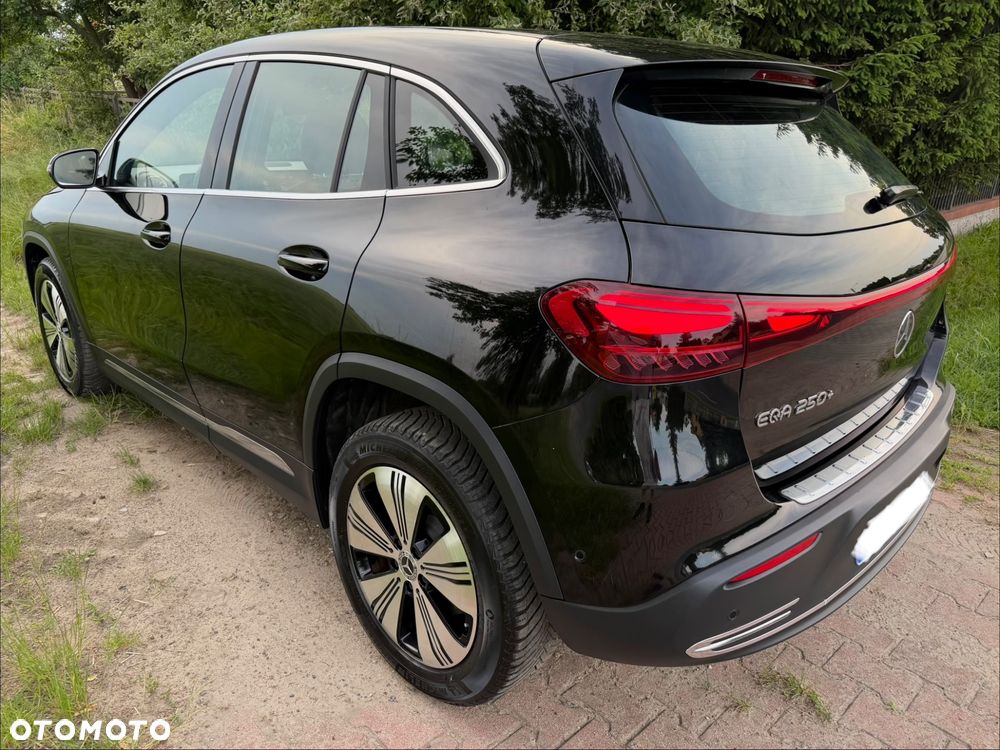 Mercedes-Benz EQA 250+ Electric Art - 6