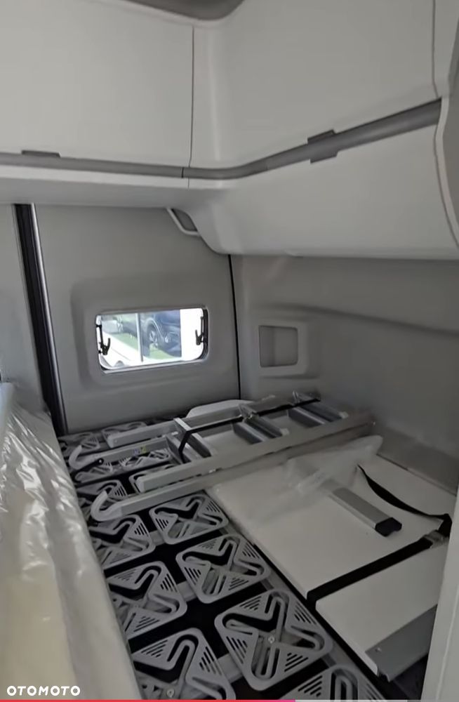Volkswagen GRAND CALIFORNIA 600 - 36