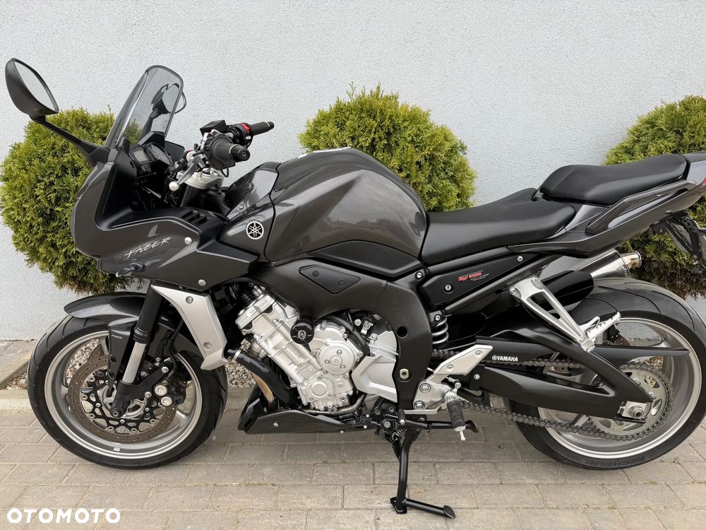 Yamaha FZ - 8