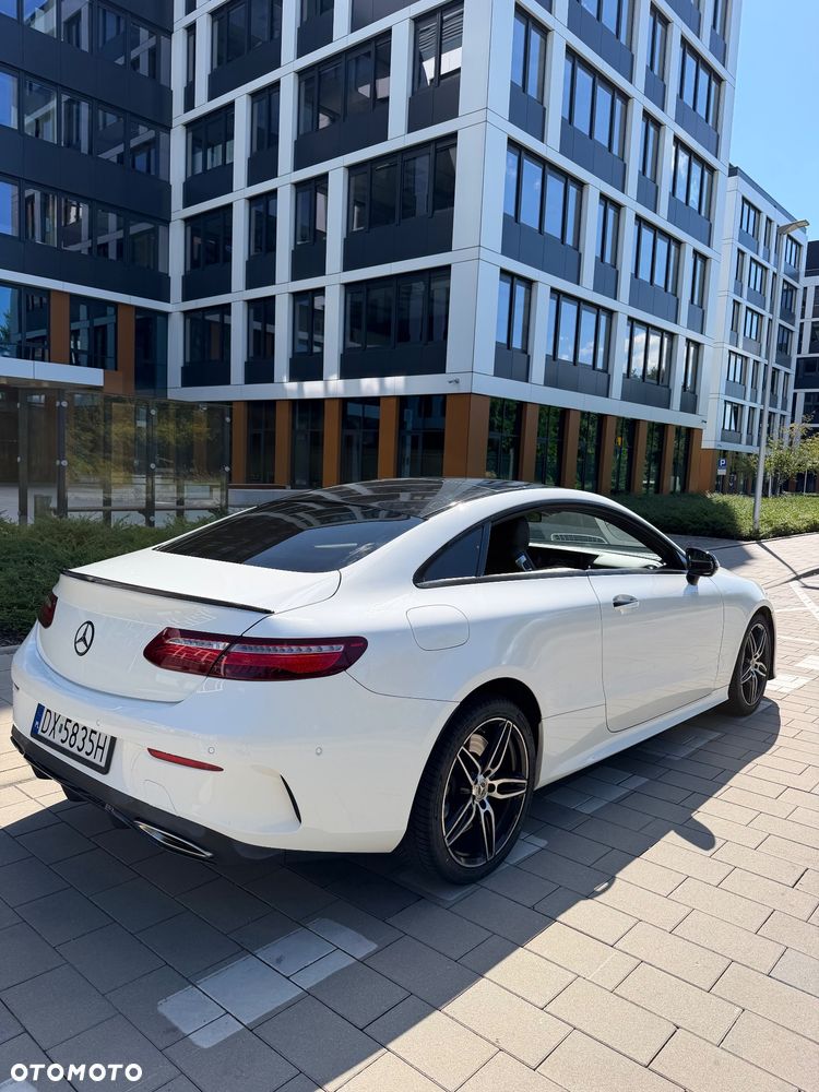 Mercedes-Benz Klasa E 400 4Matic 9G-TRONIC 25th Anniversary Edition - 9