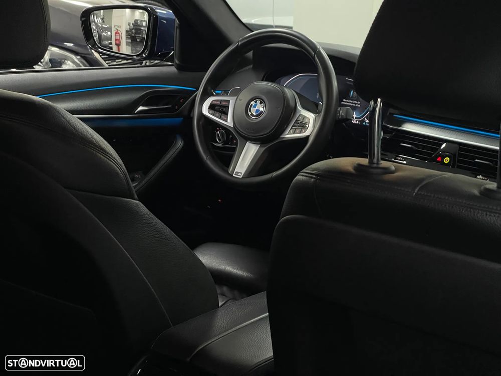 BMW 530 e Pack Desportivo M - 17