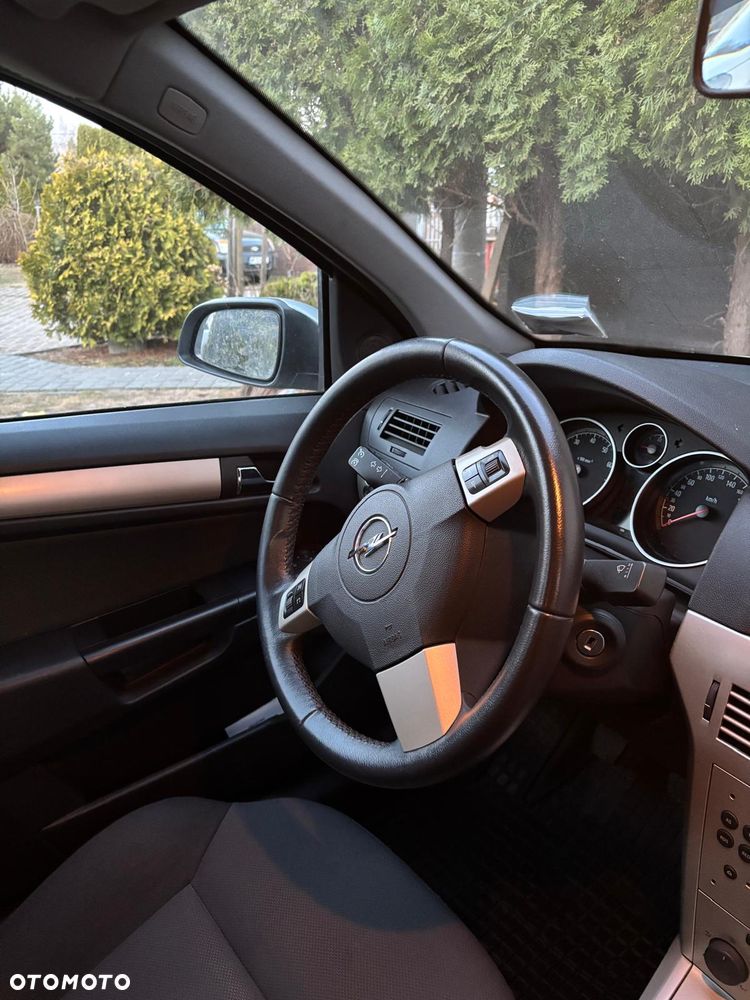 Opel Astra 1.6 Enjoy - 10