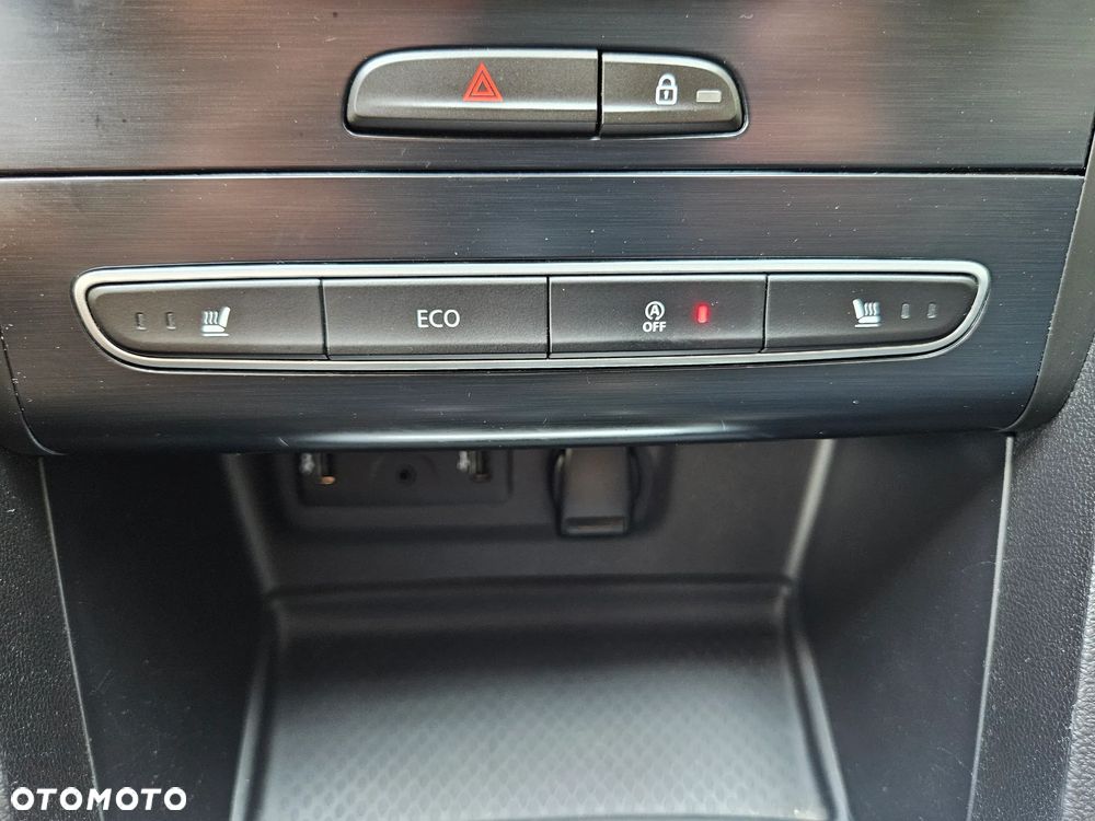 Renault Megane TCe 140 GPF LIMITED - 29