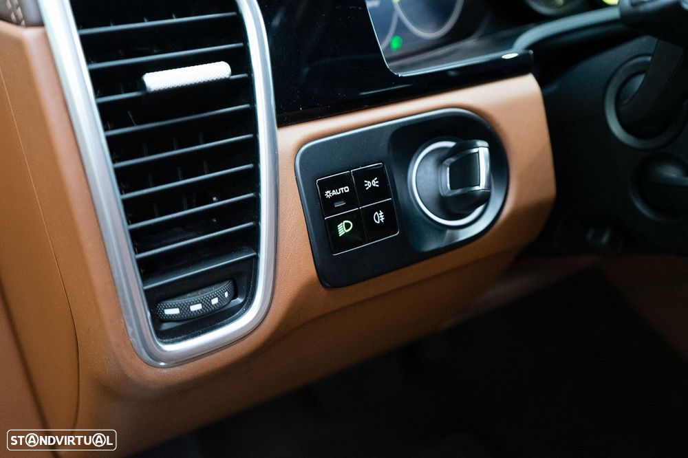 Porsche Cayenne Coupé E-Hybrid - 27