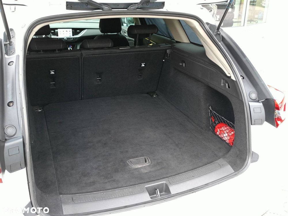 Opel Insignia - 16