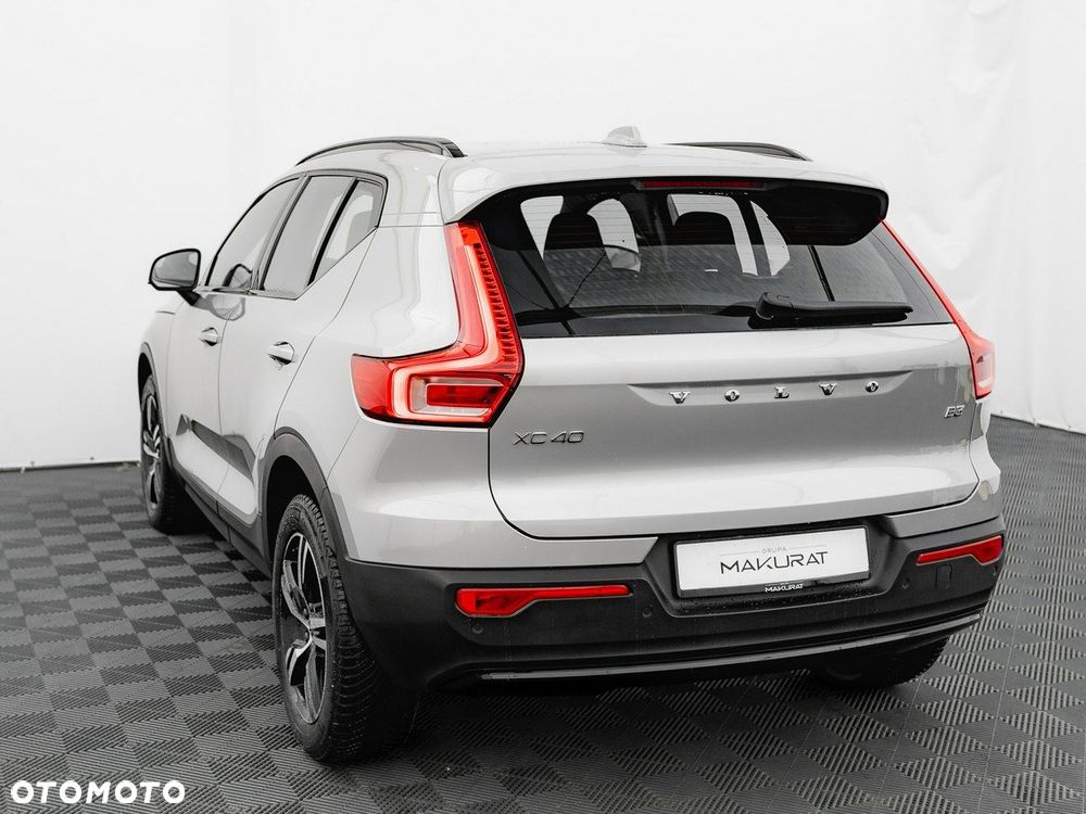 Volvo XC 40 B3 Plus Dark - 5
