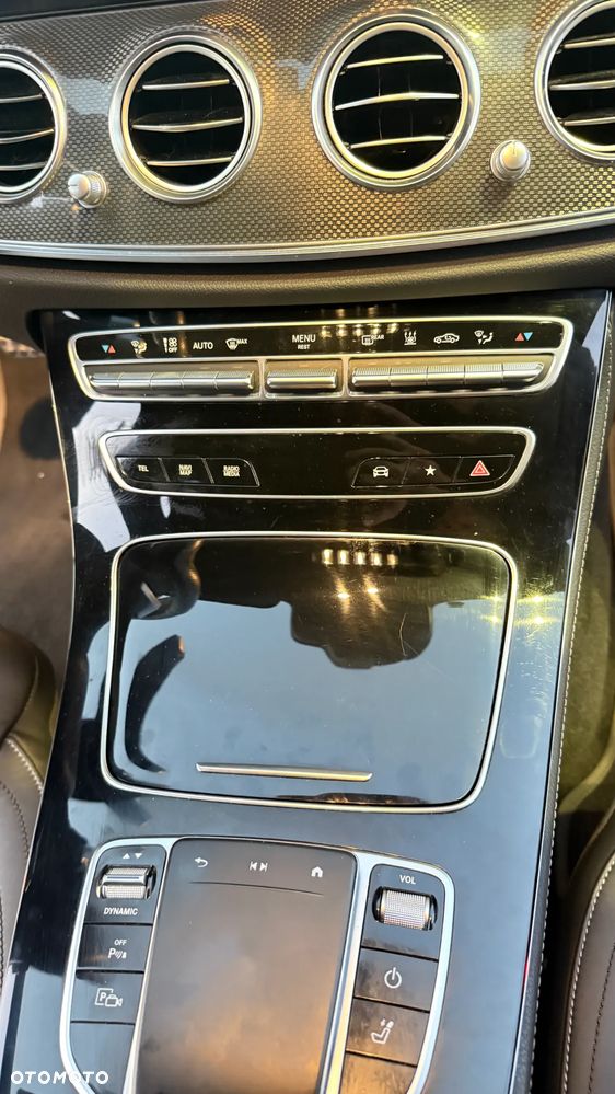 Mercedes-Benz Klasa E 300 de 4Matic 9G-TRONIC AMG Line - 19